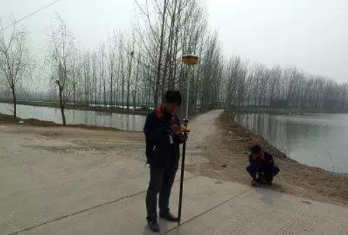 RTK測量我們用網(wǎng)絡(luò)/cors還是用電臺(tái)?要根據(jù)實(shí)際情況